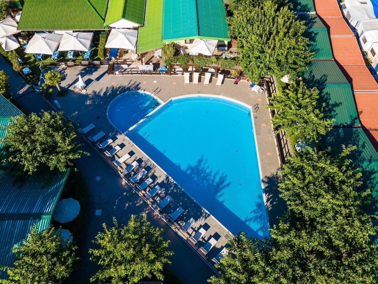Heliopolis Camping & Village Pineto Extérieur photo